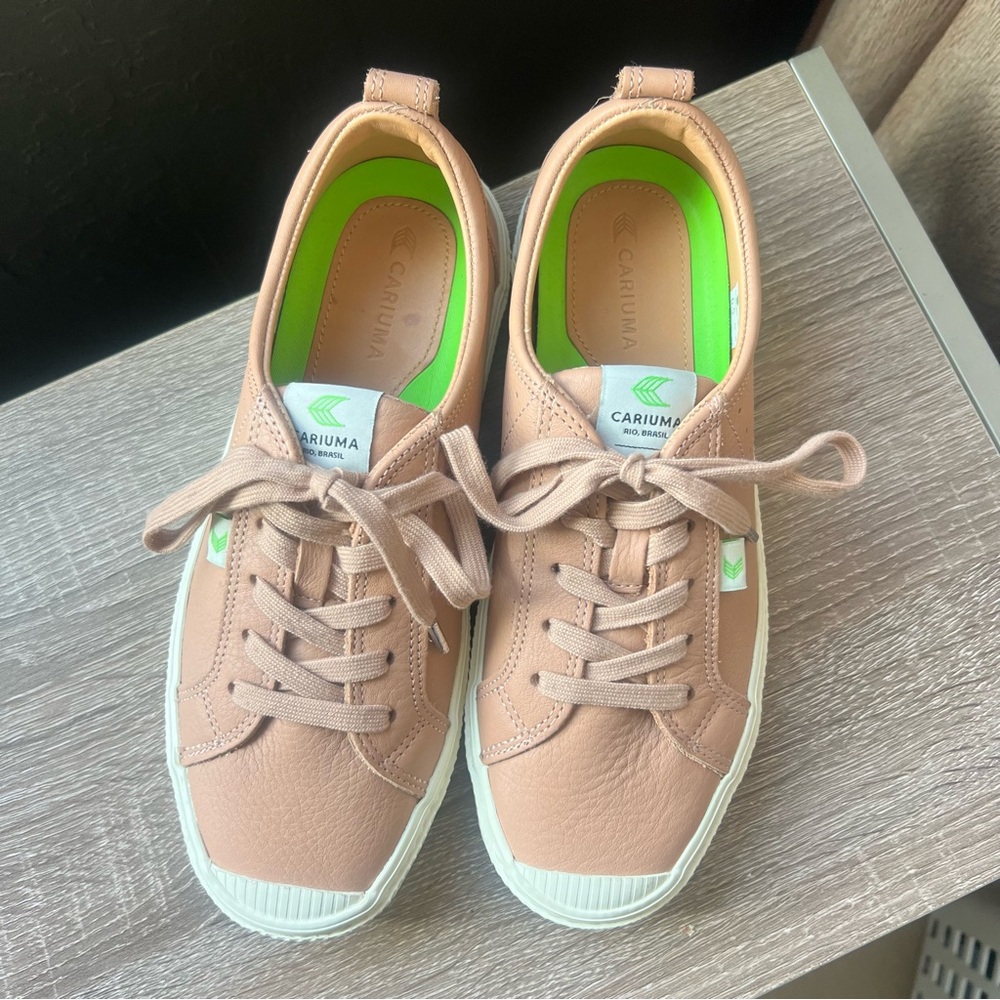 Cariuma OCA Low Sneaker in Blush Pink Leather